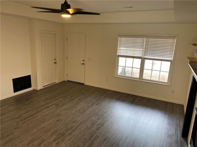 818 S Eastview Drive, Fayetteville, AR 72701