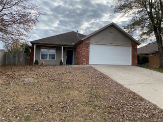 818 S Eastview Drive, Fayetteville, AR 72701