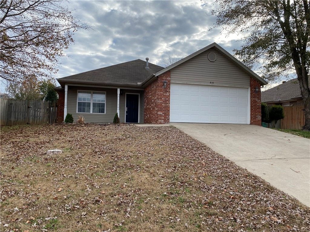 818 S Eastview Drive, Fayetteville, AR 72701