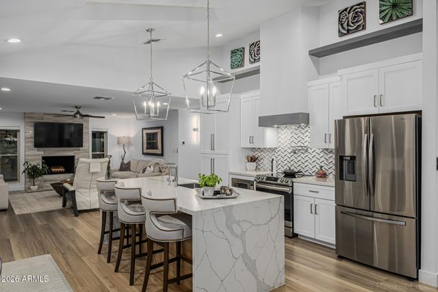 4132 W PARADISE Lane, Phoenix, AZ 85053