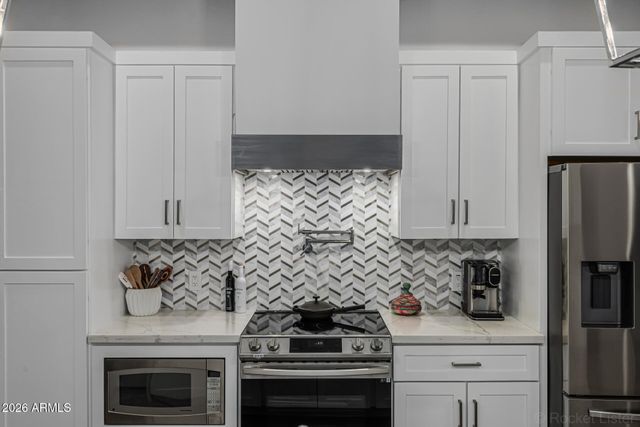 4132 W PARADISE Lane, Phoenix, AZ 85053