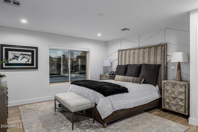 4132 W PARADISE Lane, Phoenix, AZ 85053