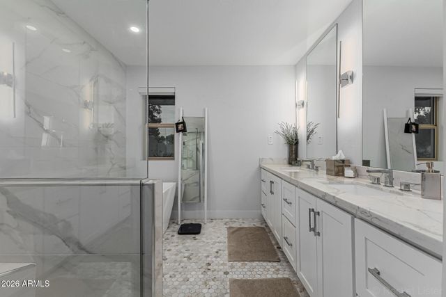 4132 W PARADISE Lane, Phoenix, AZ 85053