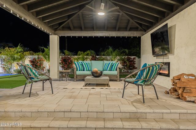 4132 W PARADISE Lane, Phoenix, AZ 85053