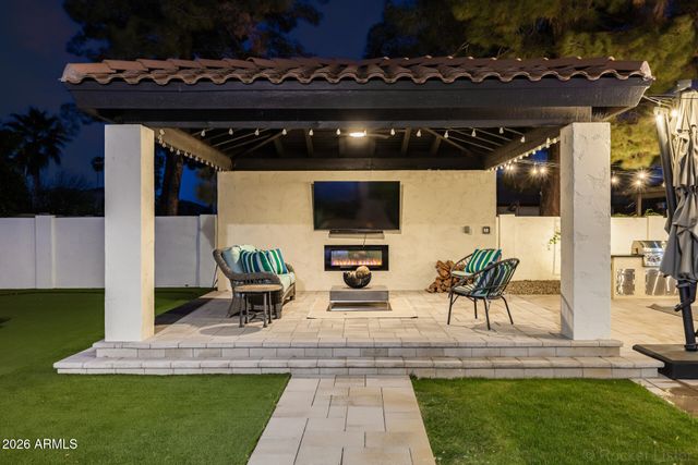 4132 W PARADISE Lane, Phoenix, AZ 85053