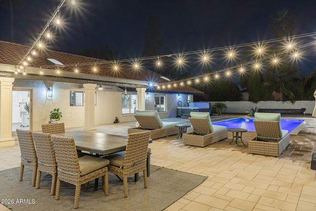 4132 W PARADISE Lane, Phoenix, AZ 85053