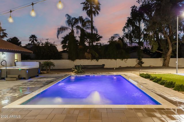 4132 W PARADISE Lane, Phoenix, AZ 85053