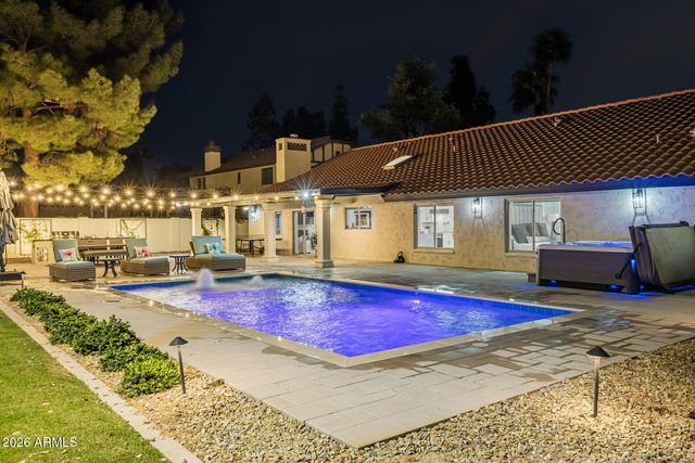 4132 W PARADISE Lane, Phoenix, AZ 85053