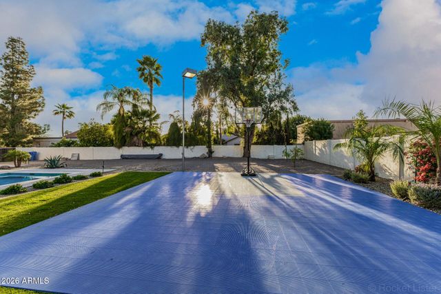 4132 W PARADISE Lane, Phoenix, AZ 85053