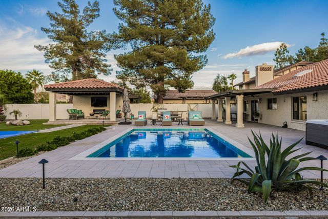 4132 W PARADISE Lane, Phoenix, AZ 85053