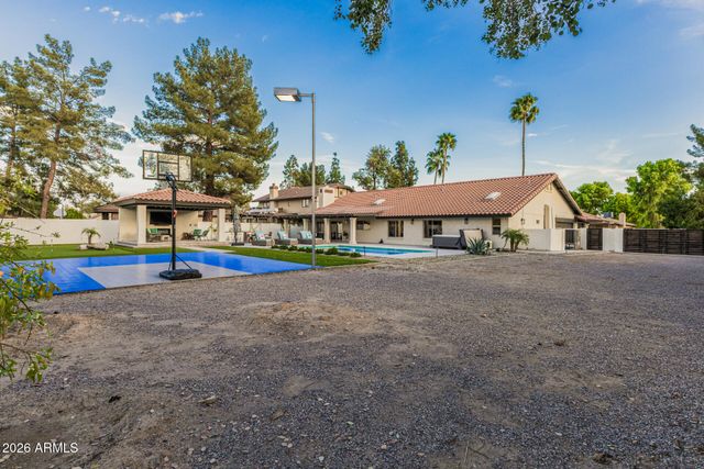 4132 W PARADISE Lane, Phoenix, AZ 85053