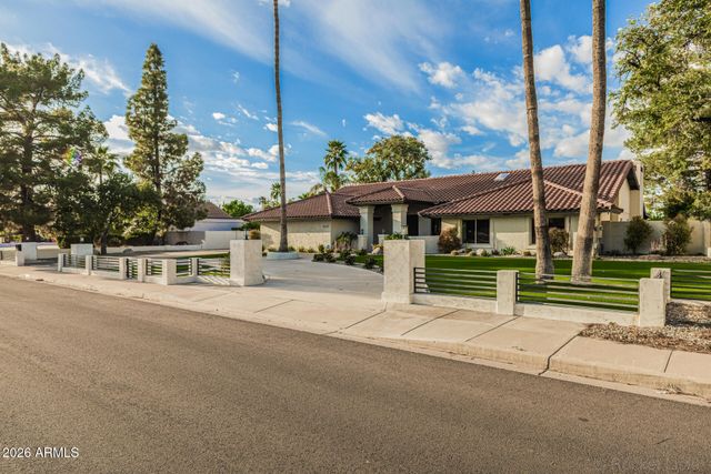 4132 W PARADISE Lane, Phoenix, AZ 85053