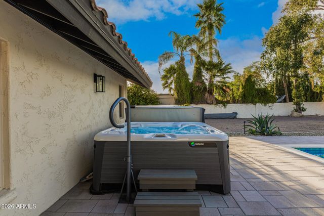 4132 W PARADISE Lane, Phoenix, AZ 85053