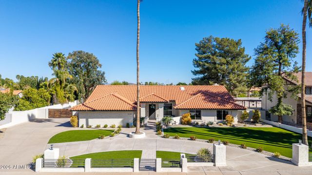 4132 W PARADISE Lane, Phoenix, AZ 85053