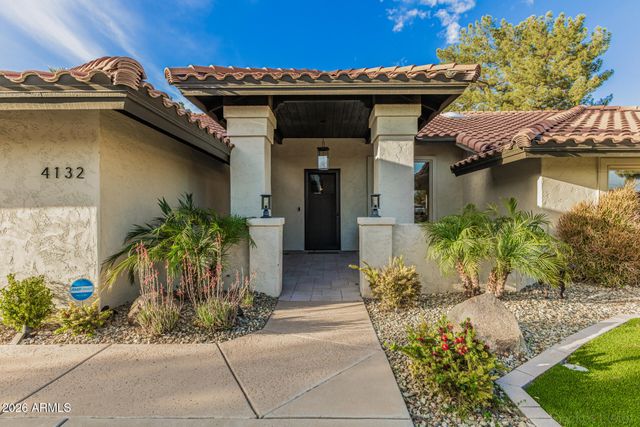 4132 W PARADISE Lane, Phoenix, AZ 85053