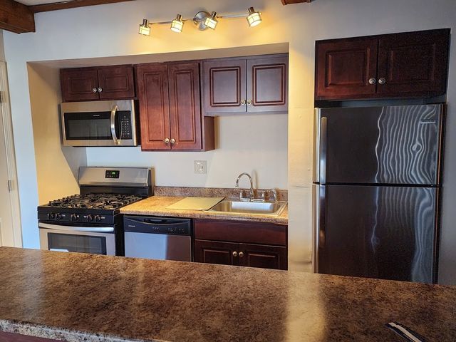 1503 Kenneth Circle, Elgin, IL 60120