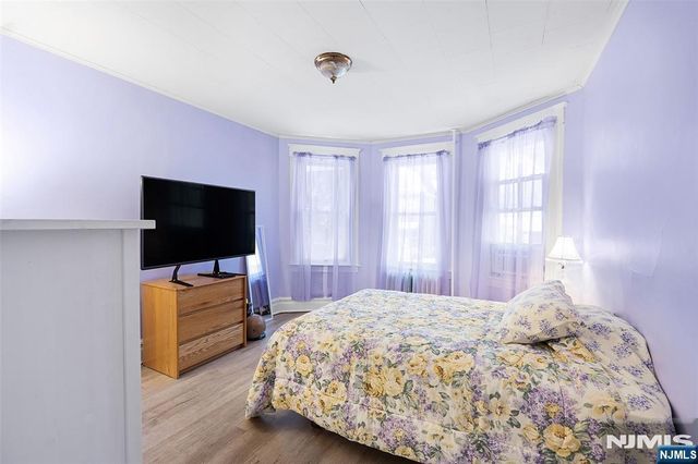 21 Hackett Place, Rutherford, NJ 07070