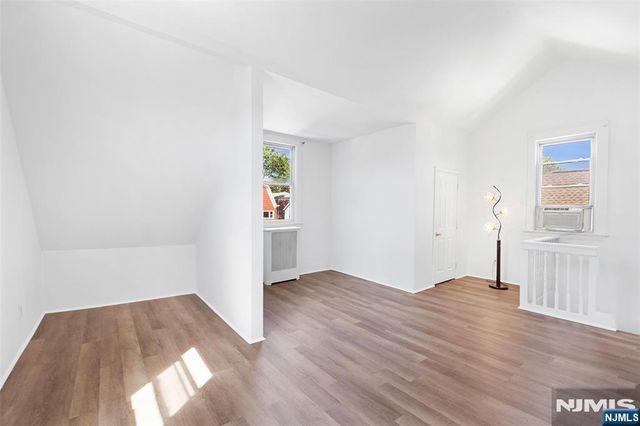 21 Hackett Place, Rutherford, NJ 07070
