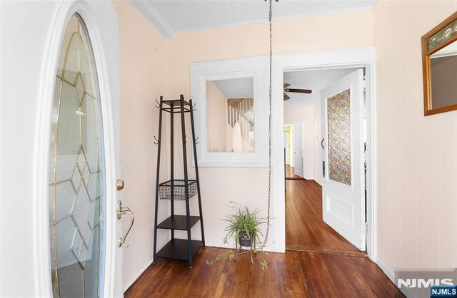 21 Hackett Place, Rutherford, NJ 07070