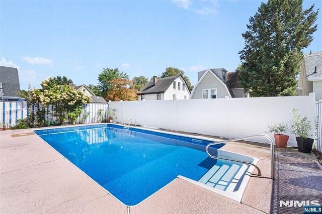 21 Hackett Place, Rutherford, NJ 07070