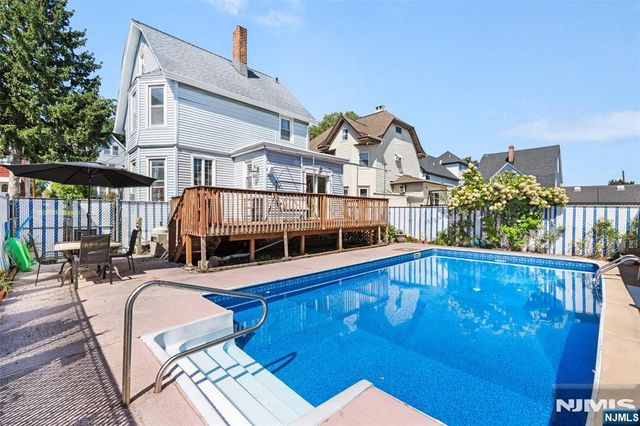 21 Hackett Place, Rutherford, NJ 07070
