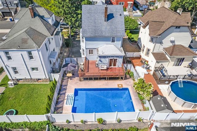 21 Hackett Place, Rutherford, NJ 07070