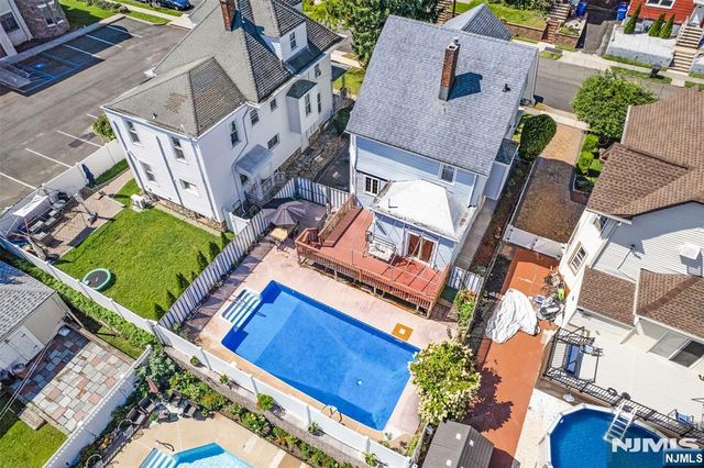 21 Hackett Place, Rutherford, NJ 07070