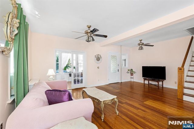 21 Hackett Place, Rutherford, NJ 07070