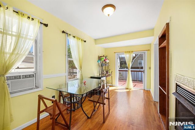 21 Hackett Place, Rutherford, NJ 07070