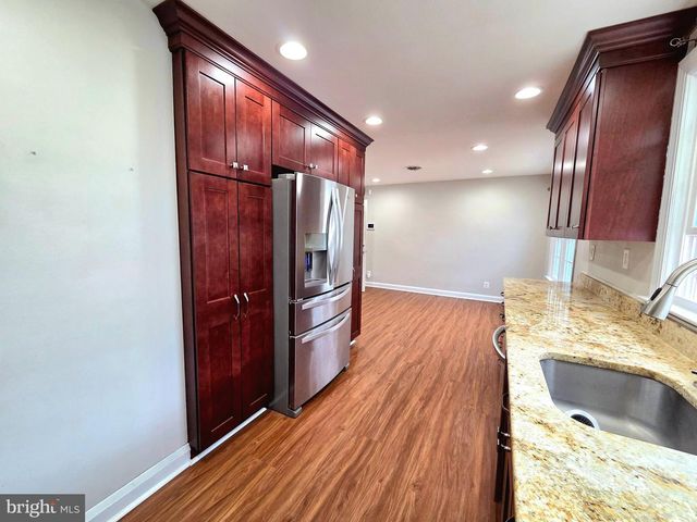1 BROWNSHADE DR, Glen Burnie, MD 21061