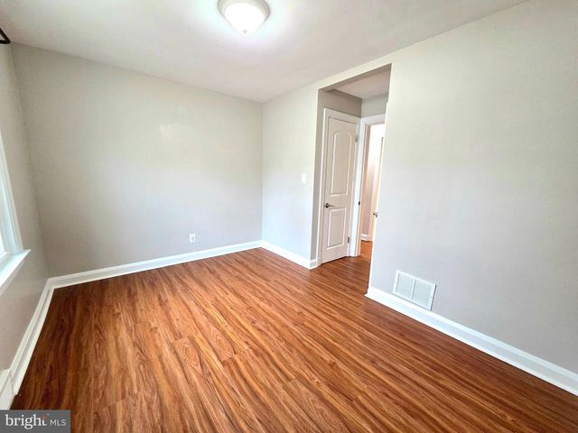 1 BROWNSHADE DR, Glen Burnie, MD 21061