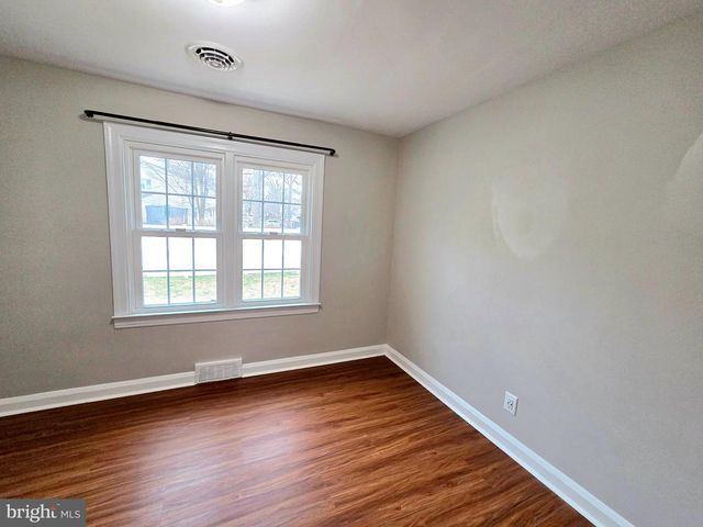 1 BROWNSHADE DR, Glen Burnie, MD 21061