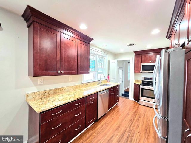1 BROWNSHADE DR, Glen Burnie, MD 21061