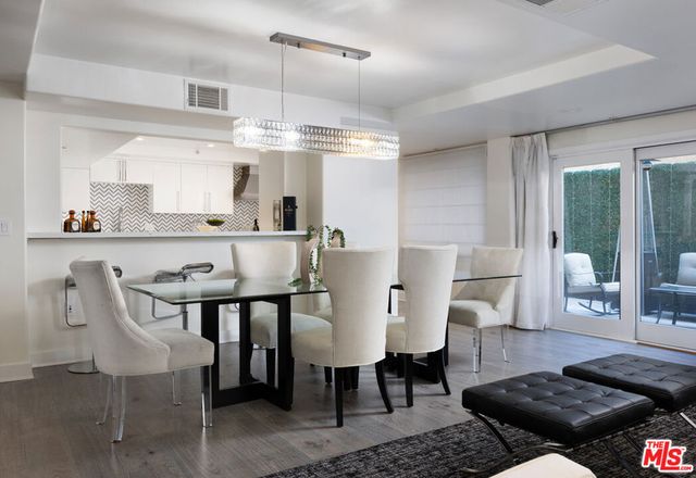 155 N Hamilton Drive 102, Beverly Hills, CA 90211