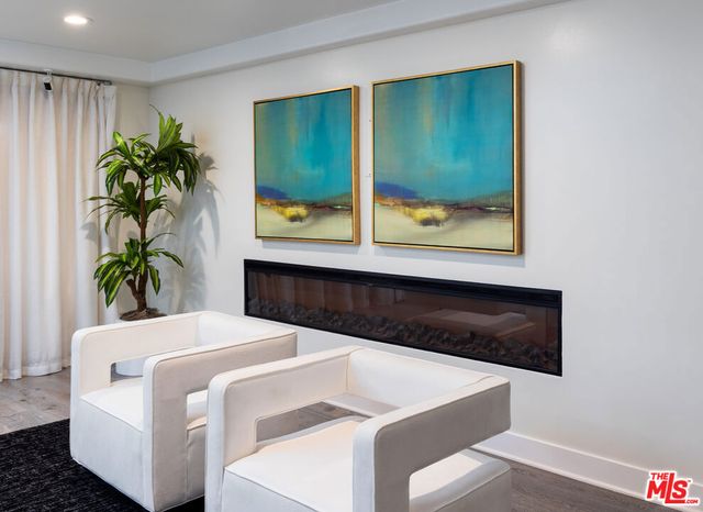 155 N Hamilton Drive 102, Beverly Hills, CA 90211