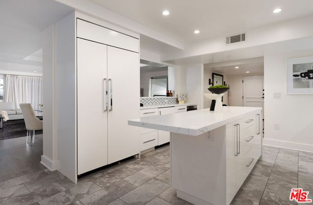 155 N Hamilton Drive 102, Beverly Hills, CA 90211