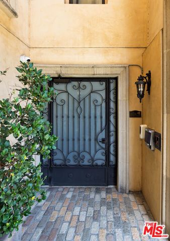 155 N Hamilton Drive 102, Beverly Hills, CA 90211