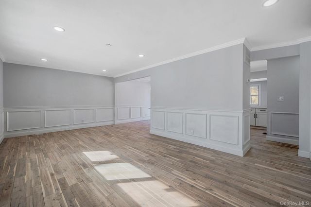 39 E Lyons Street, Melville, NY 11747