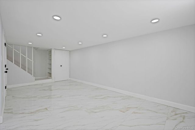 39 E Lyons Street, Melville, NY 11747