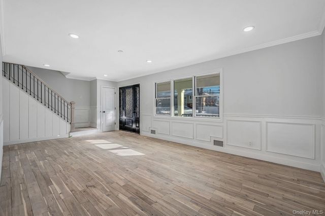 39 E Lyons Street, Melville, NY 11747