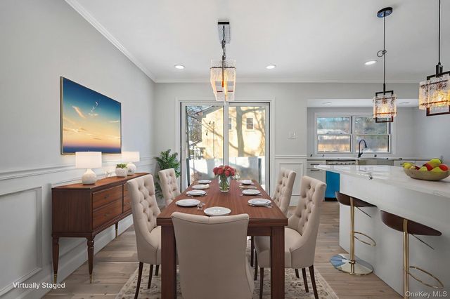 39 E Lyons Street, Melville, NY 11747