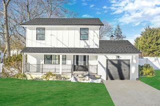 39 E Lyons Street, Melville, NY 11747