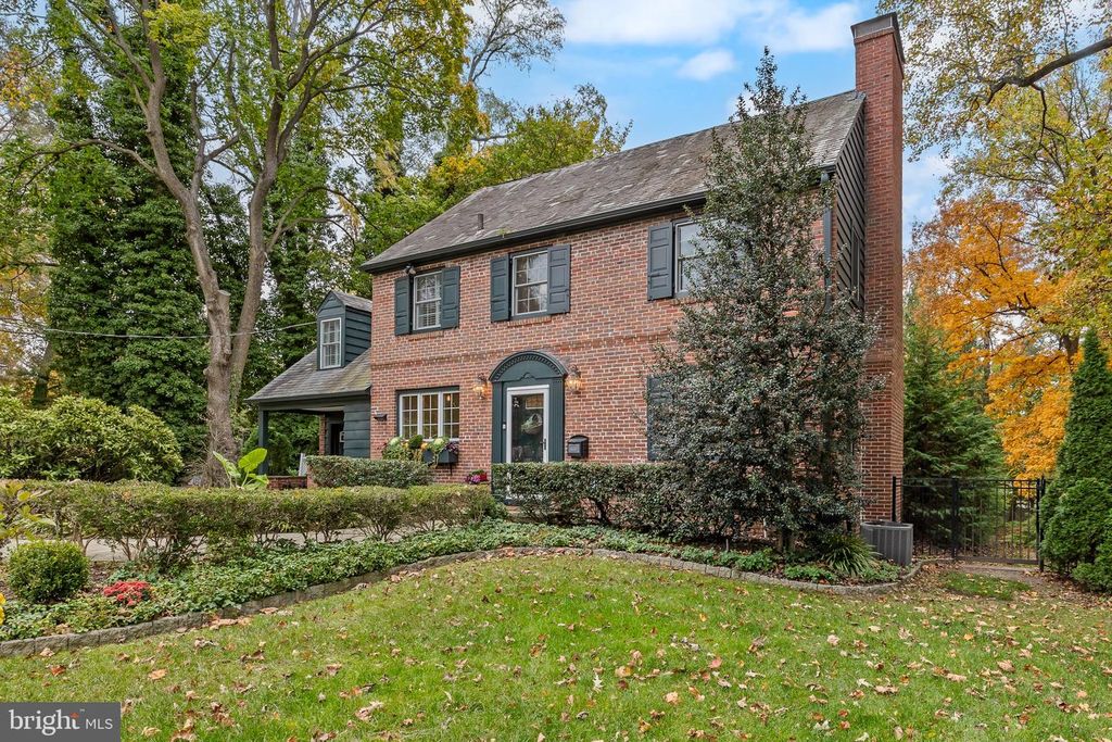 600 STRATFORD DR, Moorestown, NJ 08057