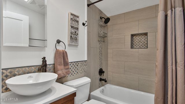 6929 E CHAPARRAL Road, Paradise Valley, AZ 85253