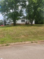 124 Saxon Drive, Piedmont, SC 29673