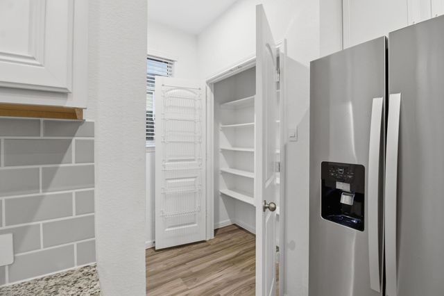 12084 Mystic Aqua Drive, Conroe, TX 77304