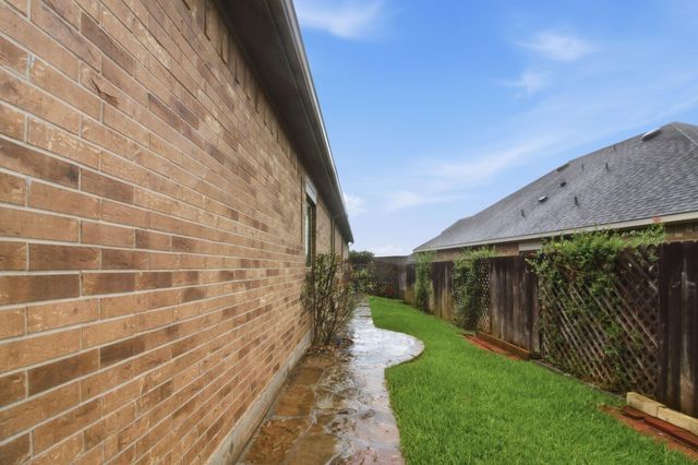 12084 Mystic Aqua Drive, Conroe, TX 77304