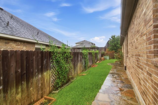 12084 Mystic Aqua Drive, Conroe, TX 77304