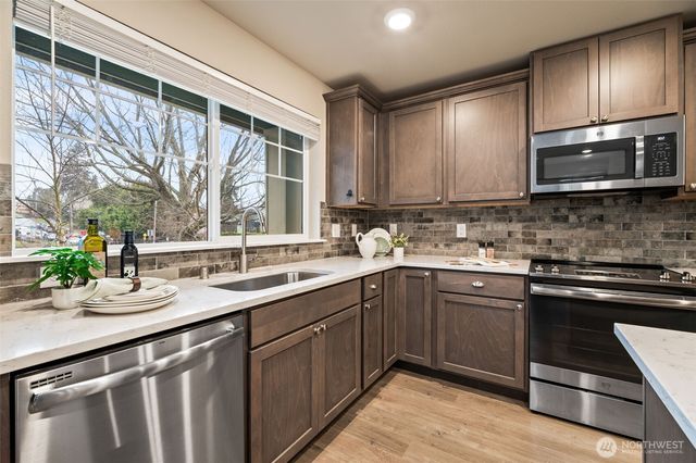 3221 SW Holly Street, Seattle, WA 98126