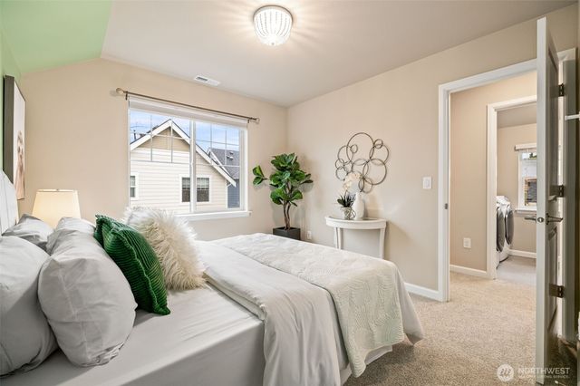 3221 SW Holly Street, Seattle, WA 98126